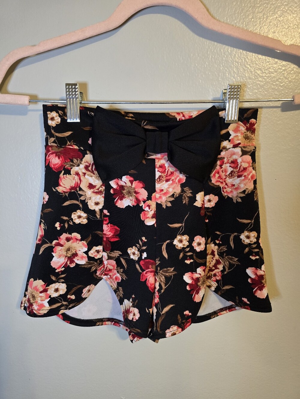 Charlotte Russe Black Floral High-Waist Shorts with Bow